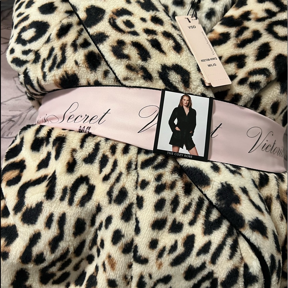 Ladies robe